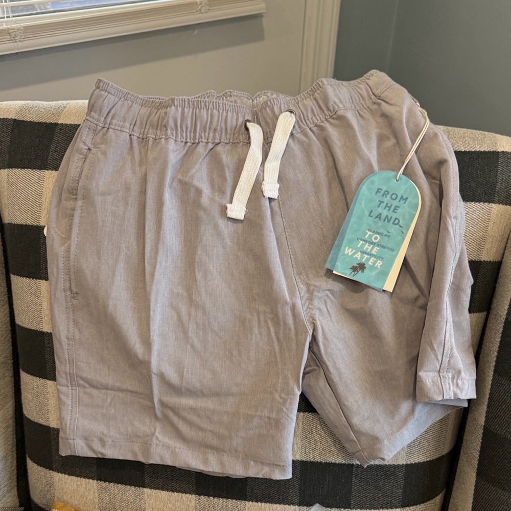 NWT! TRUNKS. From Land to Water STRETCH SHORT.  MENS Sz Small, Gray.